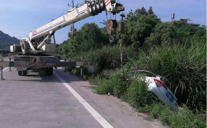 满洲里重载吊车救援 满洲里重载吊车救援